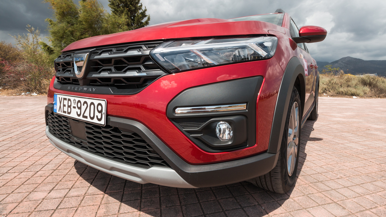 Sandero Stepway LPG: Crossover στοιχεία και 1.360 χλμ αυτονομία